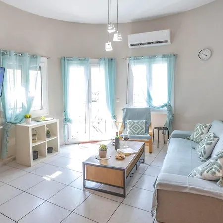Cleos Apartman *